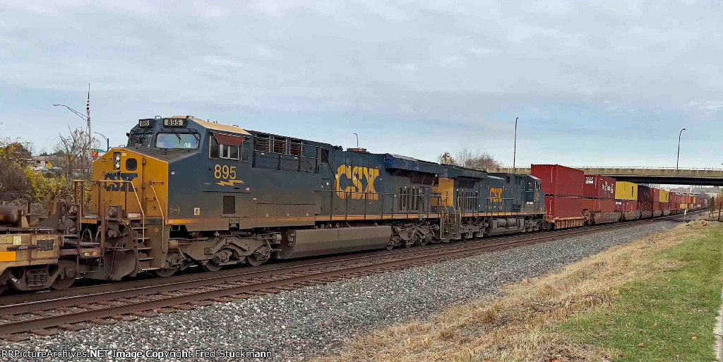 CSX 895 is MDPU.